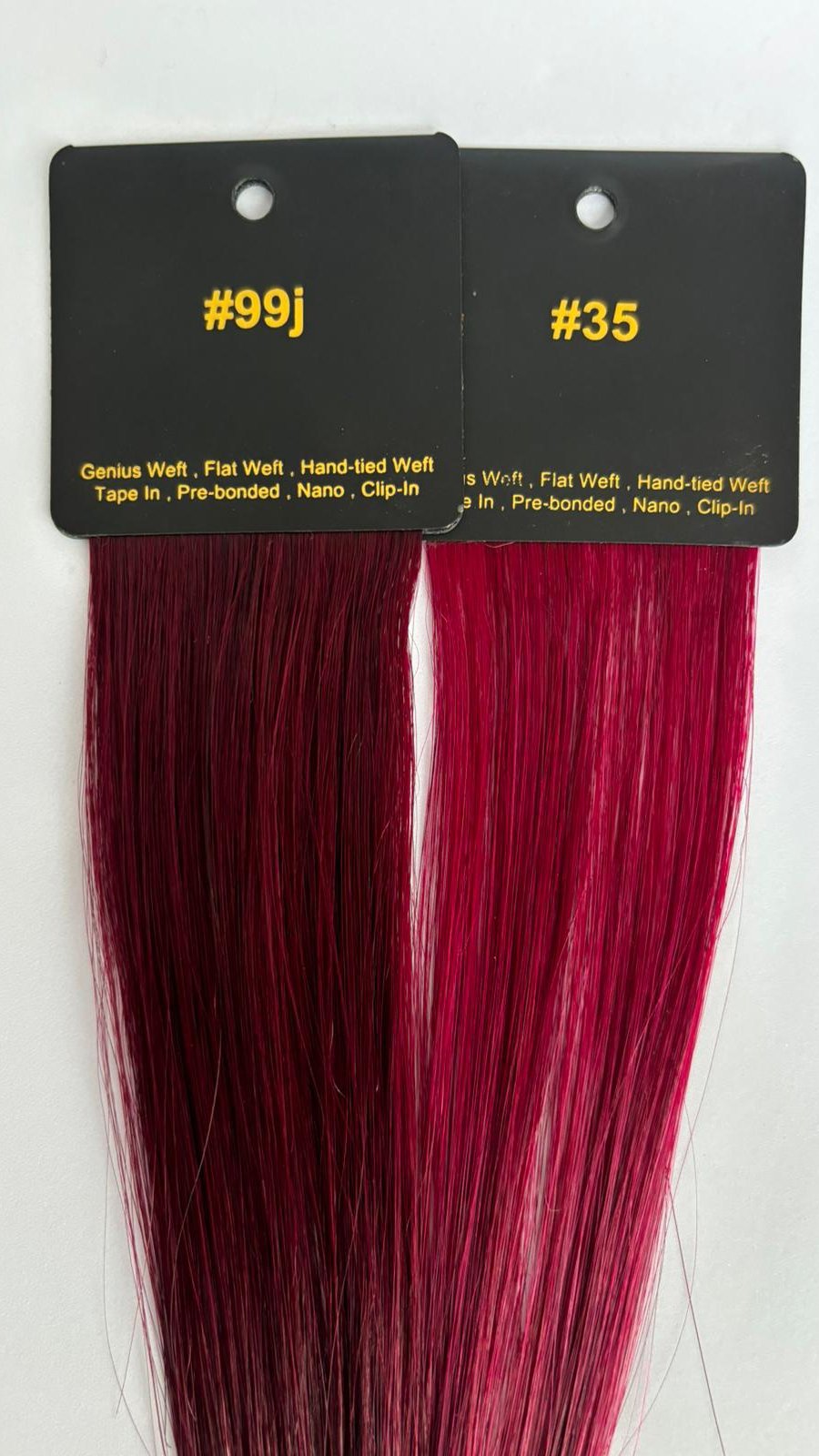 Sammenligning af to lilla nuancer i farveprøve